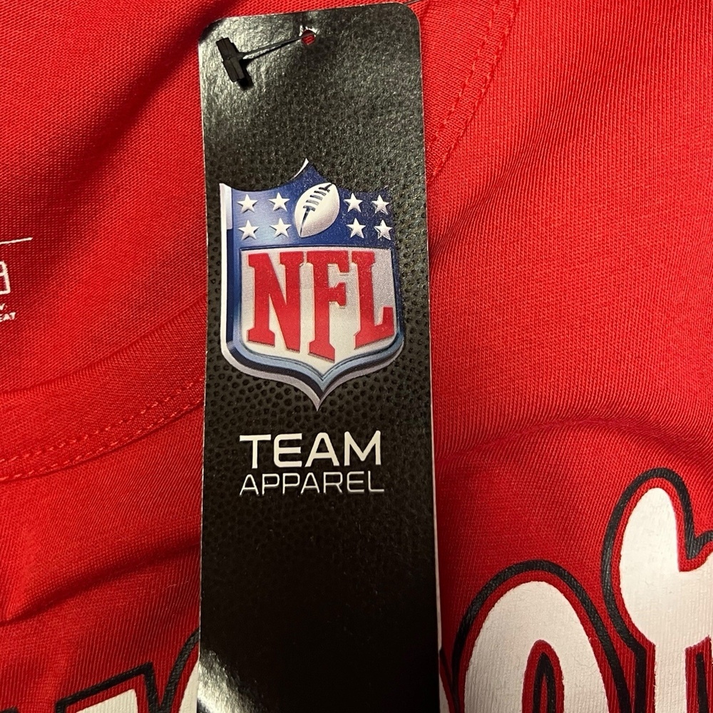 47' Tampa Bay Buccaneers Tee Small Red Roundoff‎ Scoop Neck T-Shirt NFL Fan NEW - Picture 7 of 11